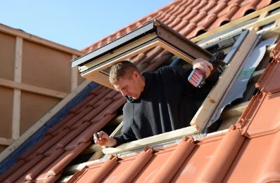 Pose de fenêtres de toit Velux à Courmelles